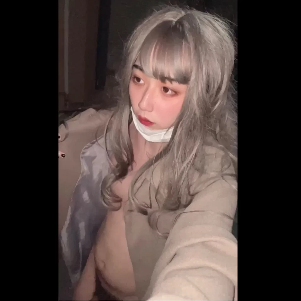 FC2 PPV 3019757 【野外露出】第三弾！！お金に困った貧困娘に監視カメラの前で痴態を晒させる