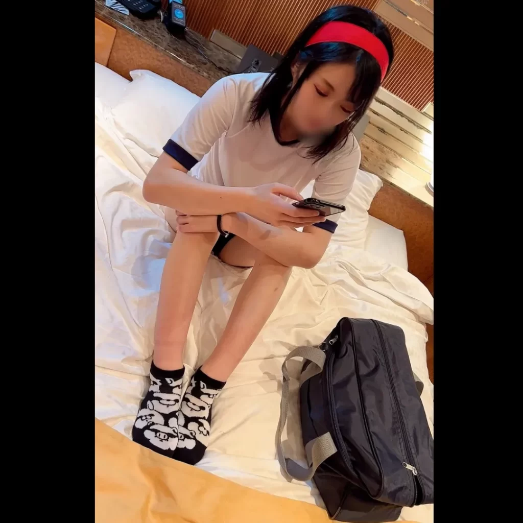 FC2 PPV 3036205 【顔出し】料理③　細身ガリ、体操服着させられて、中出しハメ撮り