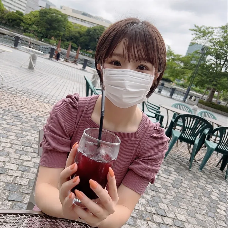 FC2 PPV 3075932 初撮影！！個数限定！【無修正】ぼせい溢れる幼稚園の先生が子◯たちには絶対に見せれない醜態を晒す・・・毅然とした態度が快楽に抗えない淫靡な姿に変貌し生中出し！！幼稚園の先生って普段真面目なフリして・・・