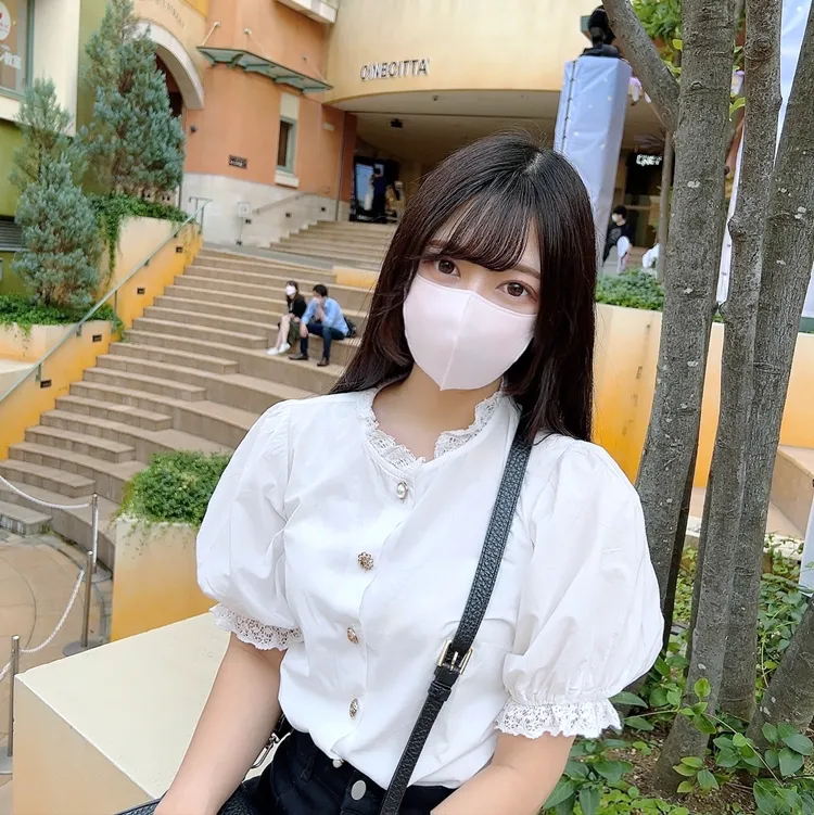 FC2 PPV 3105666 初撮影！！個数限定【無修正】捕まえた美◯女は坂道系のツンデレ女子大生！！黒髪ロングヘアーを乱し僕の股間に頭を埋め体液にまみれにされたピュアな身体に連続膣内射精！！